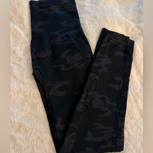 Spanx camo control top legging size XL